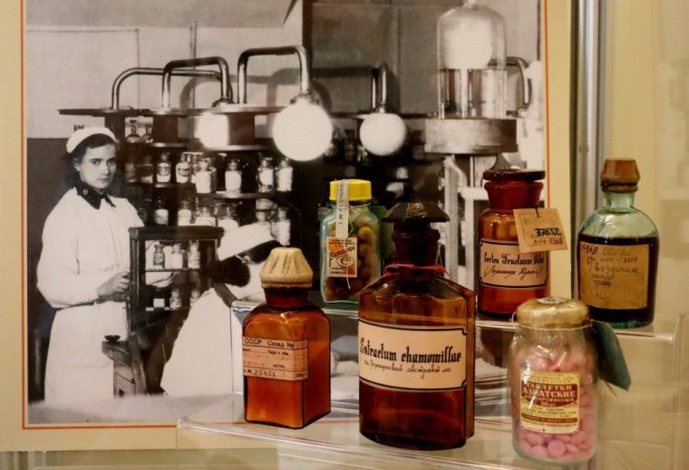 Выставка «Аптека. Улица. Фонарь. Три века петербургских аптек». Автор фото: А. Корягина 