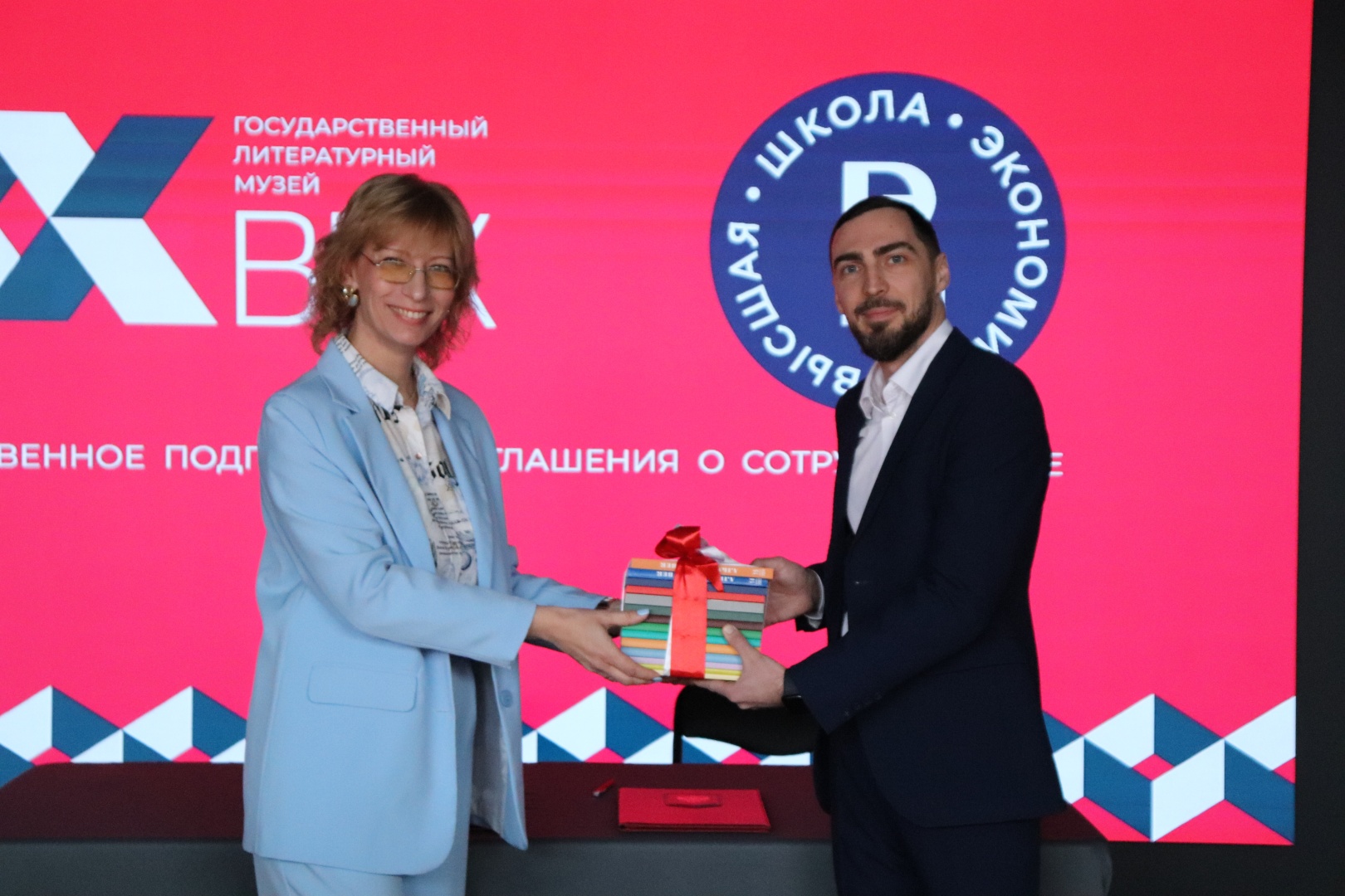 Обложка: Музей «ХХ век» вместе с НИУ ВШЭ создаст продюсерский центр  