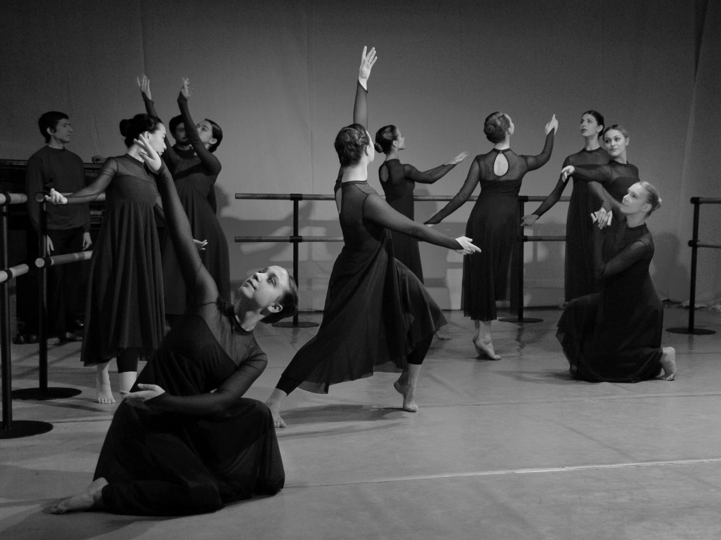 Левашовский хлебозавод открывает ноябрь выставкой, кино и спектаклем Лопаткиной