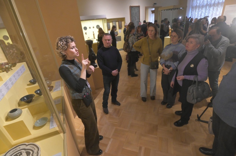 Эрмитаж запустил регулярные экскурсии на русском жестовом языке