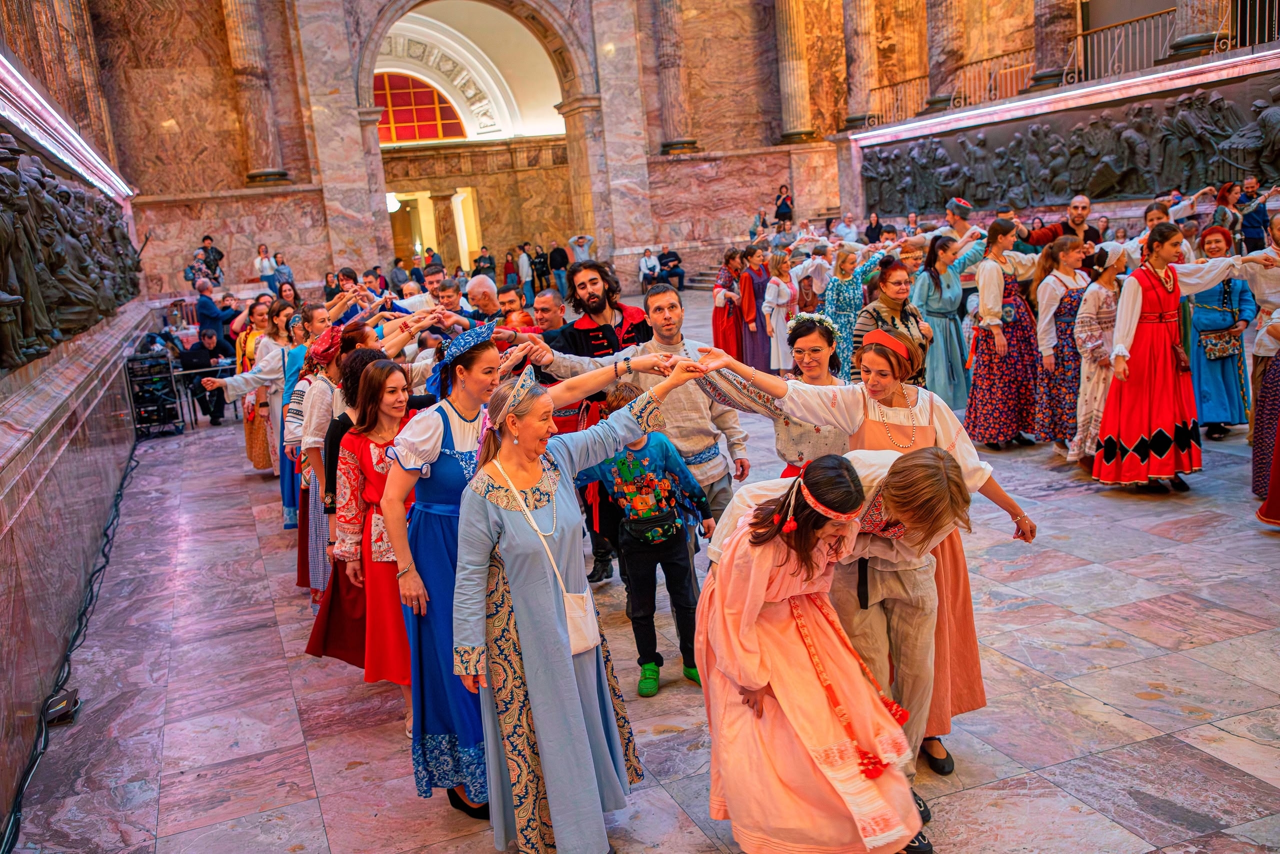 В Российском этнографическом музее проведут большое народное гулянье с песнями и хороводами2