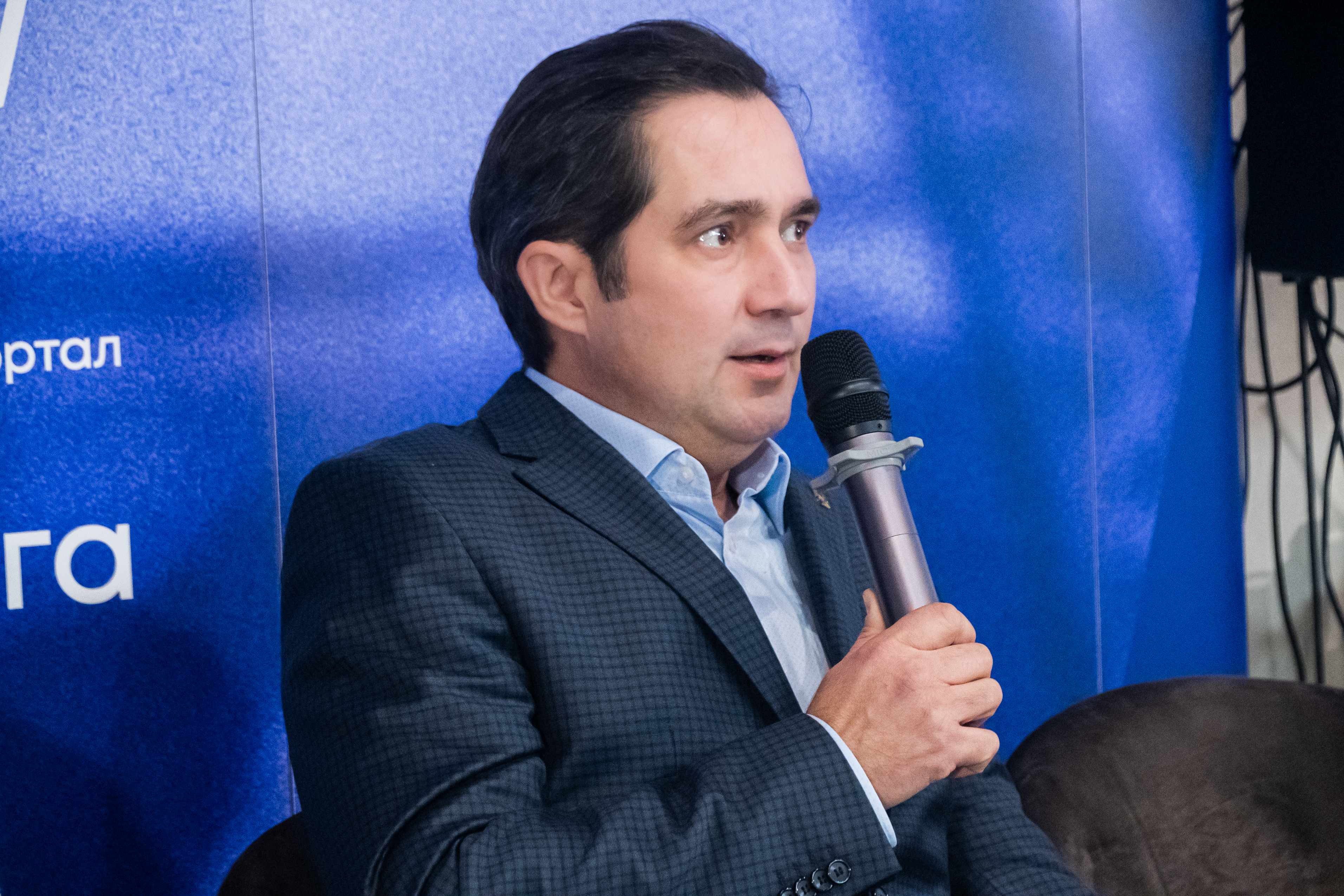 В медиацентре «Культура Петербурга» открылась выставка картин о героях разных эпох 11