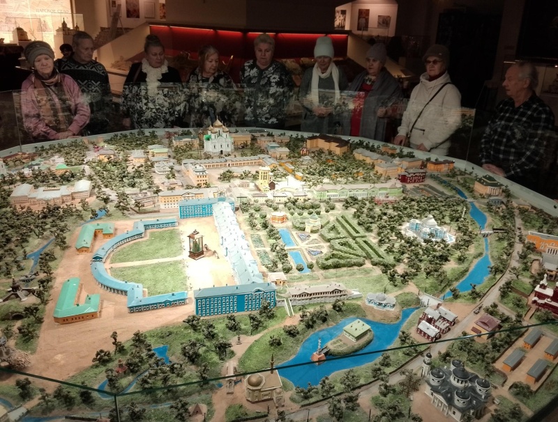 Центр соцобслуживания Фрунзенского района организовал познавательную экскурсию в Царское Село