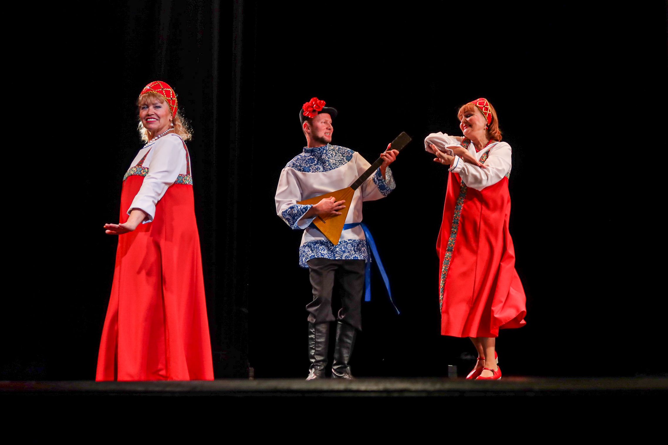 В Северной столице показали, как старшее поколение поёт на жестовом языке19