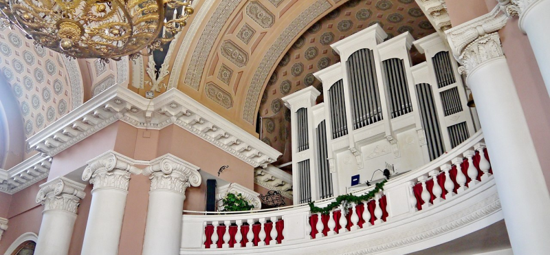 Орган в Римско-католическом храме святого Станислава. Фото заставки: organ-center.ru