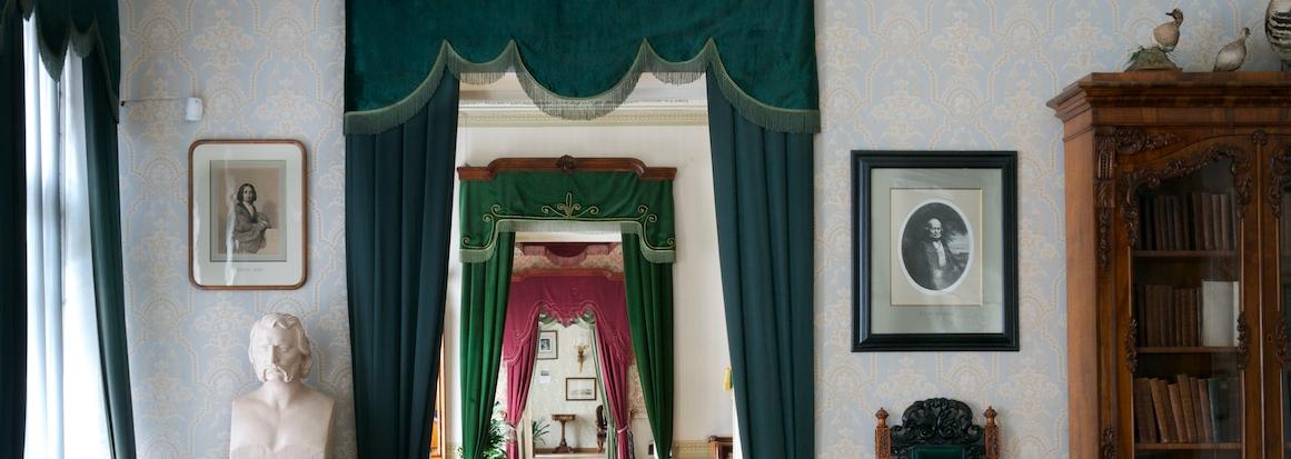 Обложка: В музее-квартире Некрасова расскажут кому на Руси жить хорошо