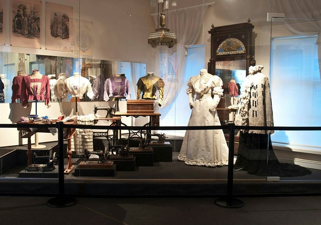 В Комендантском доме познакомят с «Женским миром дореволюционного Петербурга»