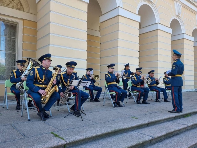 В честь дня ВМФ в Михайловском саду выступят военные оркестры разных стран