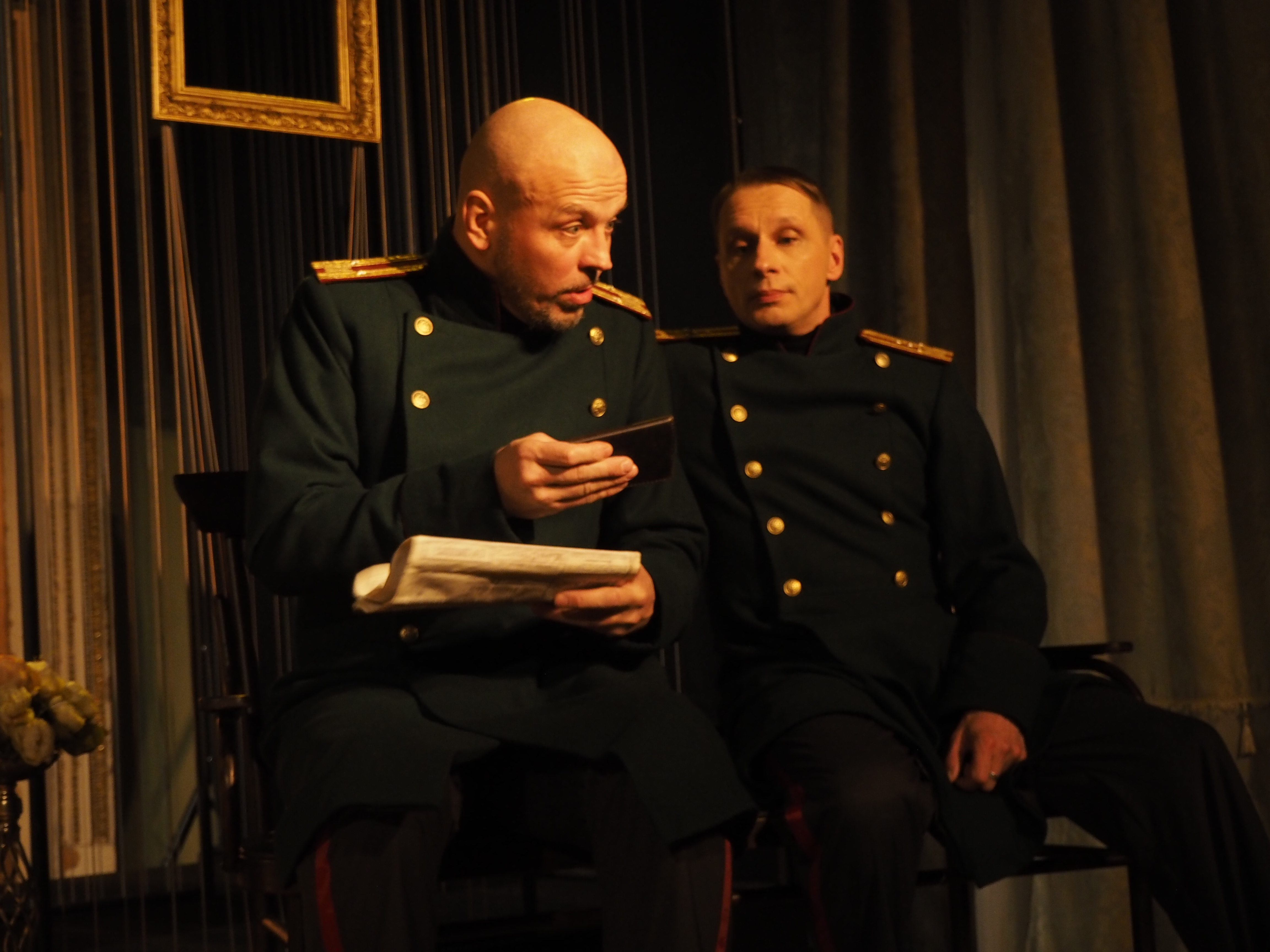 Ко Дню театра и Дню работника культуры в Доме Кочневой покажут «Три сестры» 6