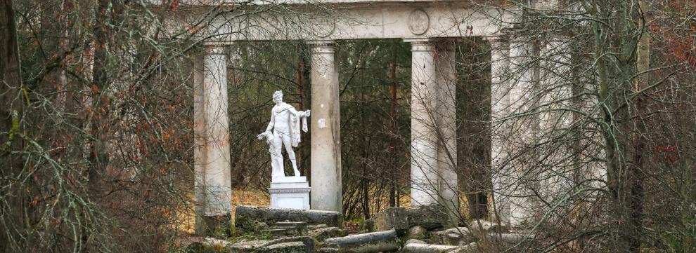 Обложка: «Павловск» принимает подарки к грядущему юбилею 