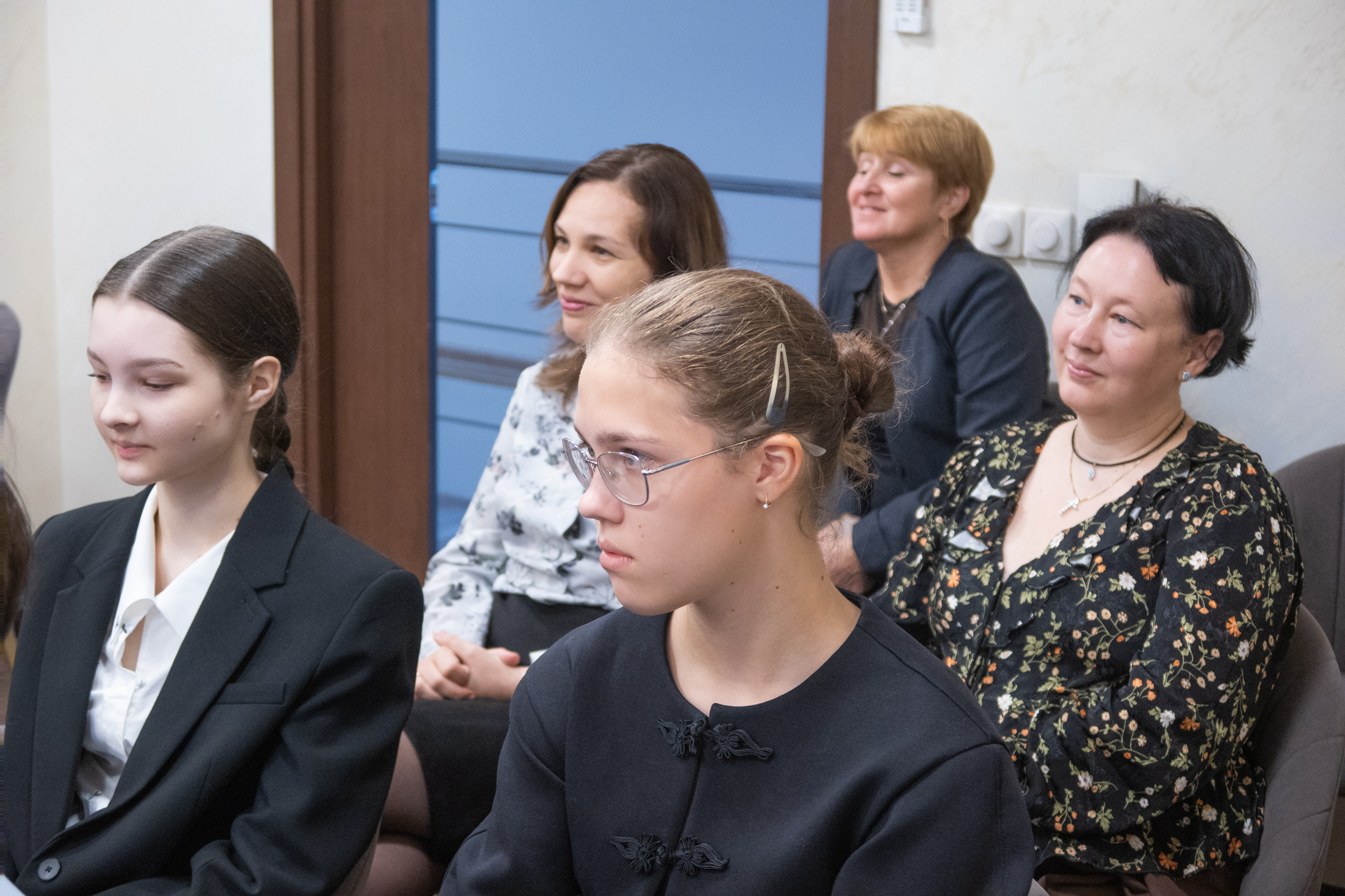 Выставка «Мастерская. Диалог поколений» открылась в Институте культурных программ 15