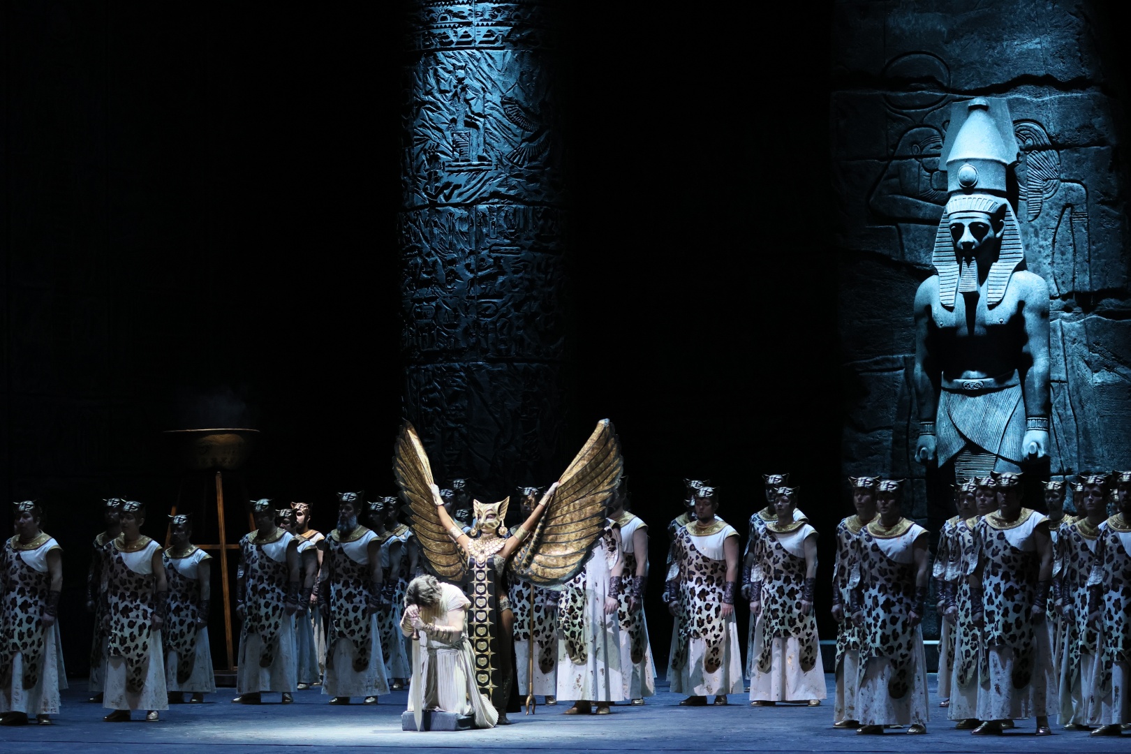 Обложка: «Аида». Фото Наташи Разиной, 2025. 