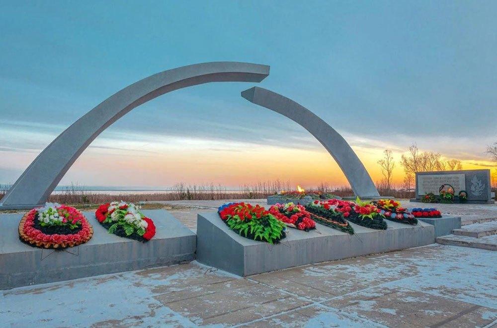 https://petersburglike.ru/2020-01-27/memorial-razorvannoe-kolco/?utm_medium=organic&utm_source=yandexsmartcamera