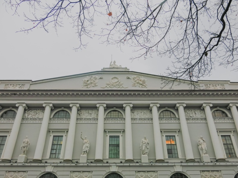 Выставка в РНБ прослеживает пять этапов битвы за Ленинград