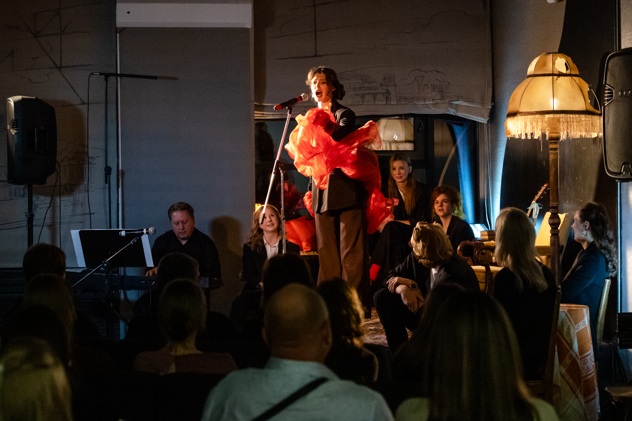 В театре на Фонтанке проведут квартирник, экскурсию и праздничный вечер3