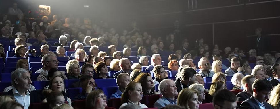 Обложка: Гатчина готовится к кинофестивалю «Литература и кино»