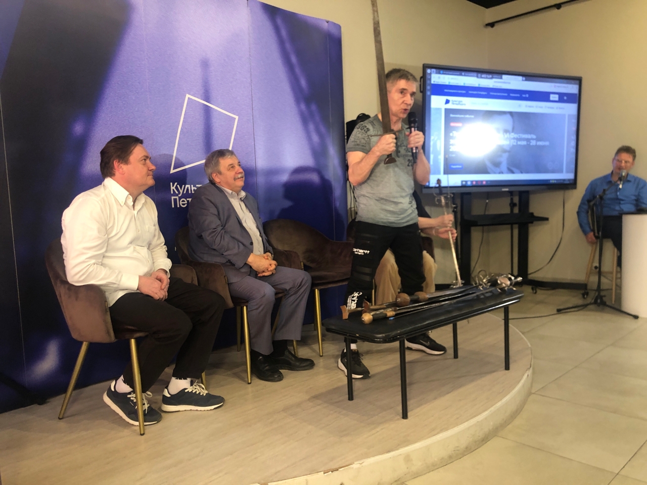 «Звёздные клинки» скрестили в медиацентре «Культура Петербурга»2