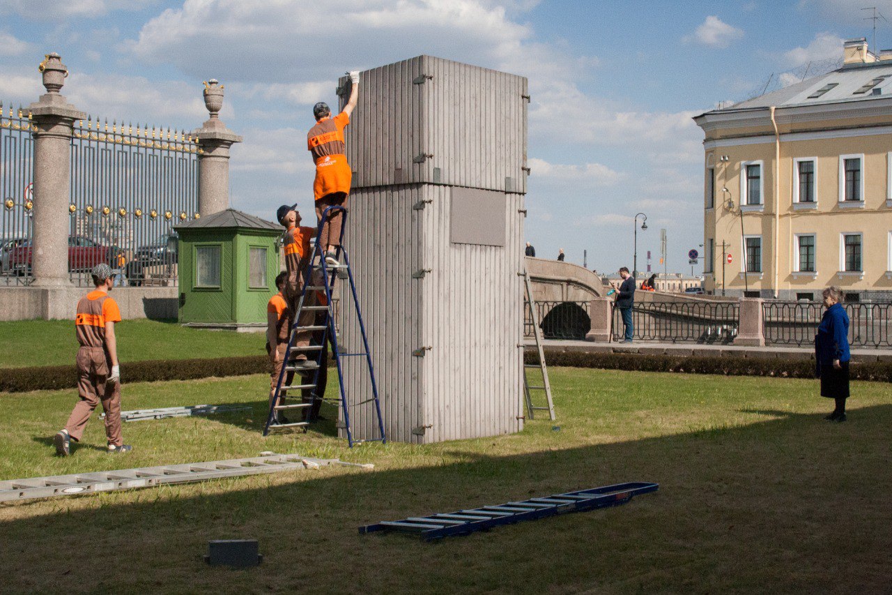 Скульптуры Летнего сада освободят из деревянных футляров3