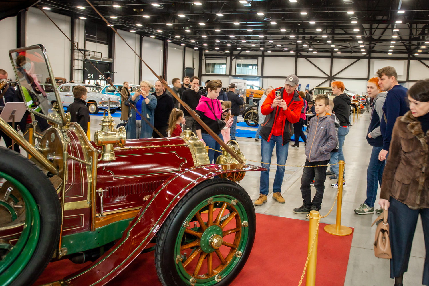 В «ЭКСПОФОРУМе» пройдет масштабная выставка ретроавтомобилей8