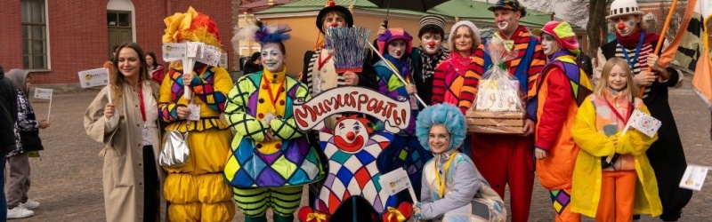 «Смешной фестиваль». Фото заставки предоставлено пресс-службой фестиваля. Правообладатель: оргкомитет фестиваля.