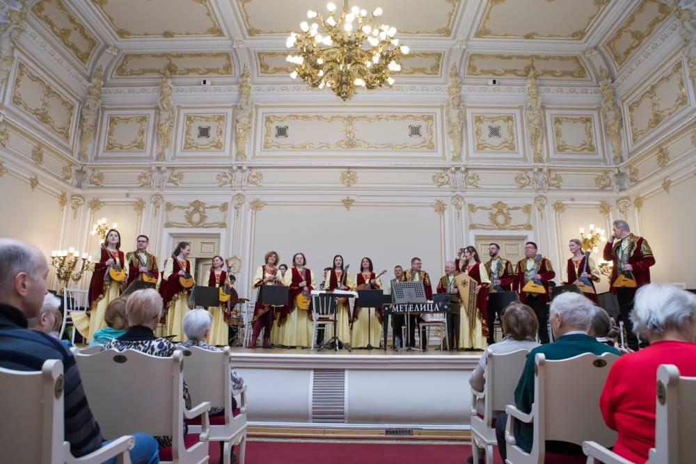 https://metelitsa-spb.ru/media/photo/konczert-v-chest-dnya-pobedyi.7-maya-2024.-malyij-zal-filarmonii#images-5 https://metelitsa-spb.ru/media/photo/konczert-v-chest-dnya-pobedyi.7-maya-2024.-malyij-zal-filarmonii#images-5