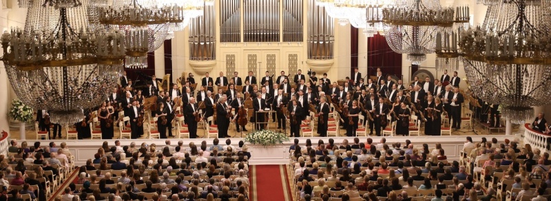 Большой зал Санкт-Петербургской филармонии. Фото обложки: vk.com/philharmoniaspb