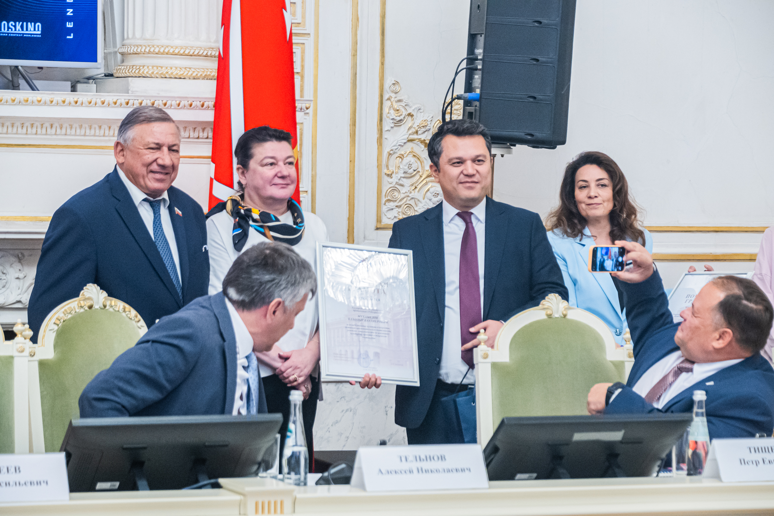 В Законодательном Собрании обсудили кинопроизводство в России и странах ближнего зарубежья1