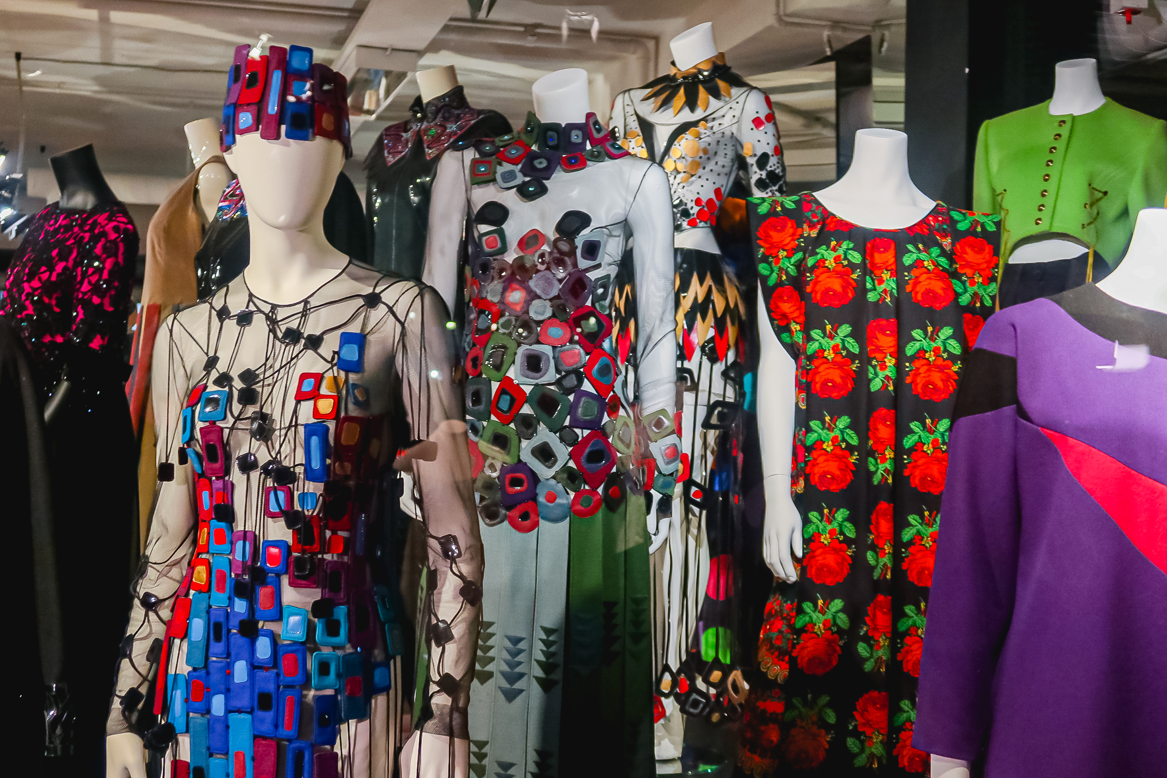 Эрмитаж показывает наследие петербургских модельеров от Меликовой до Бухинника30