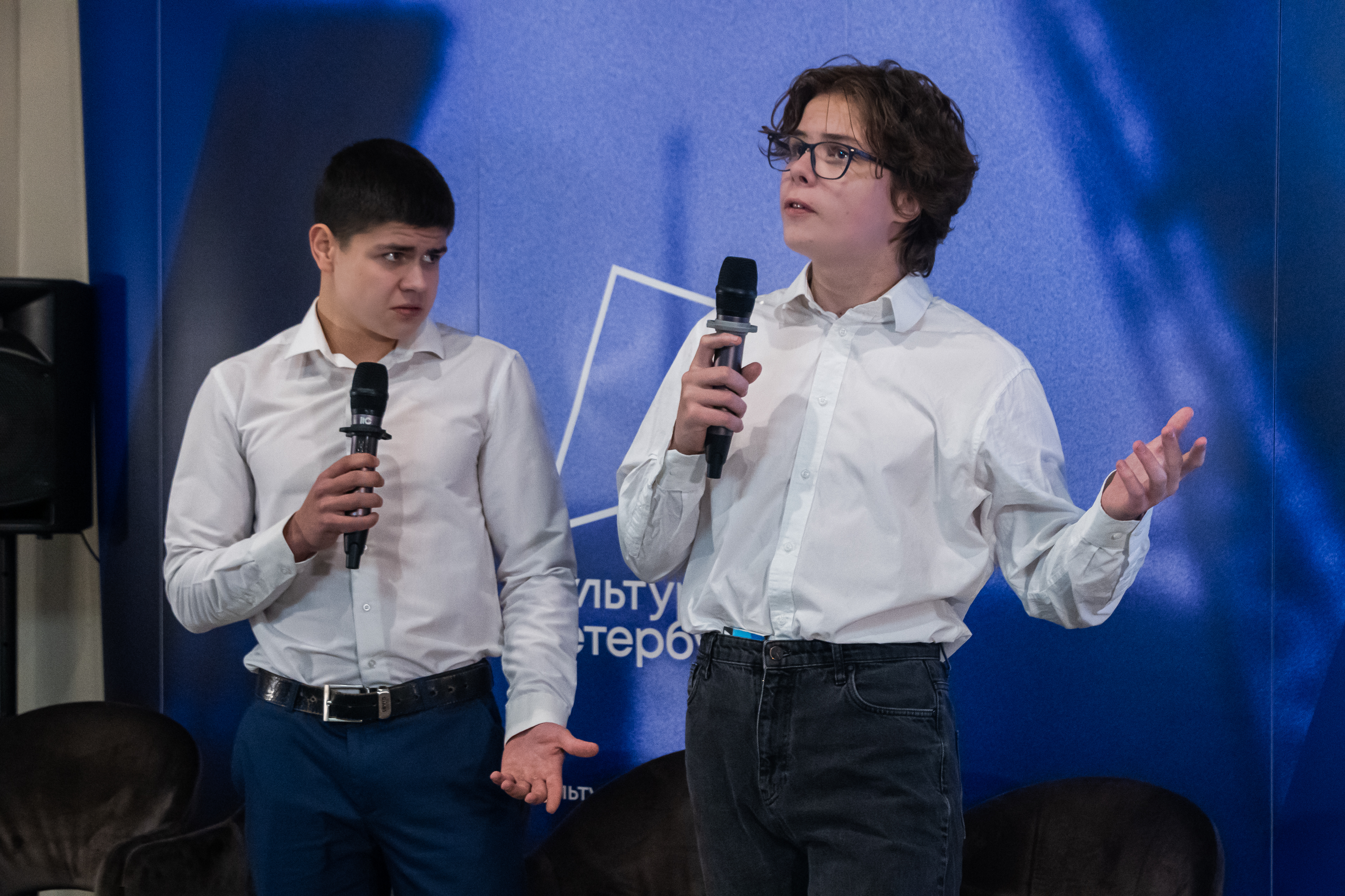 В медиацентре «Культура Петербурга» открылась выставка картин о героях разных эпох 5