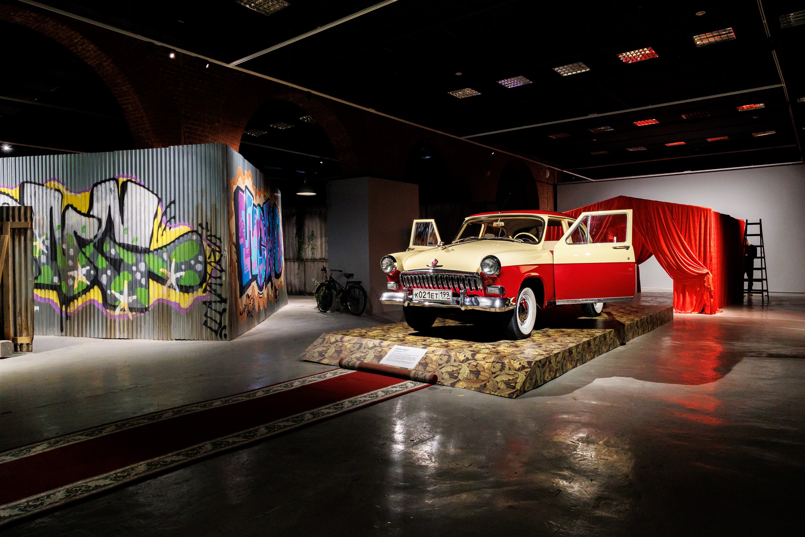Выставка «Куплю гараж»: как 18 м² личного пространства стали местом самовыражения миллионов людей3