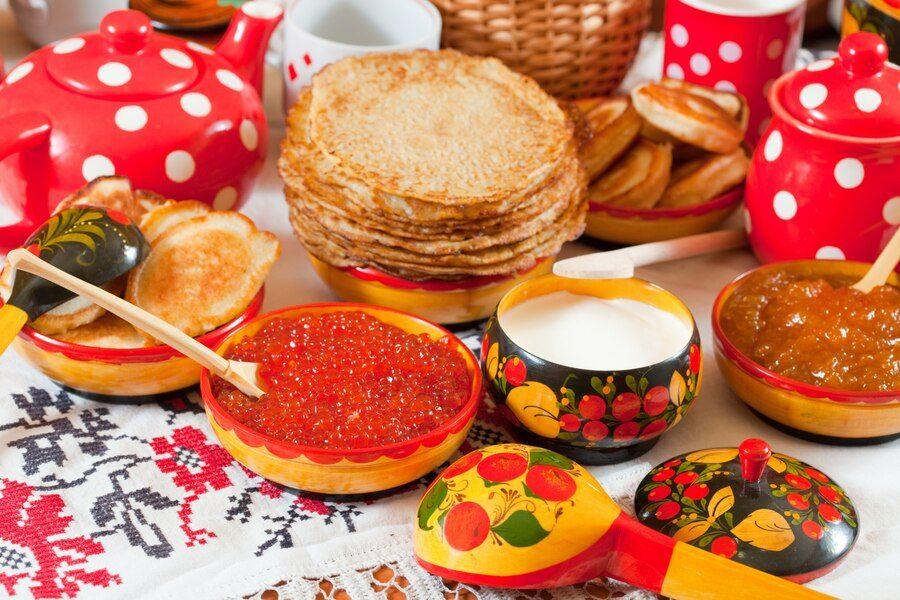 https://img.freepik.com/free-photo/pancake-with-red-caviar-tea_1398-4518.jpg?t=st=1739875128~exp=1739878728~hmac=490e380f662af16945631f0f0b248324a9ecf18017c989e2b8a6defe9e7ce9ec&w=1060