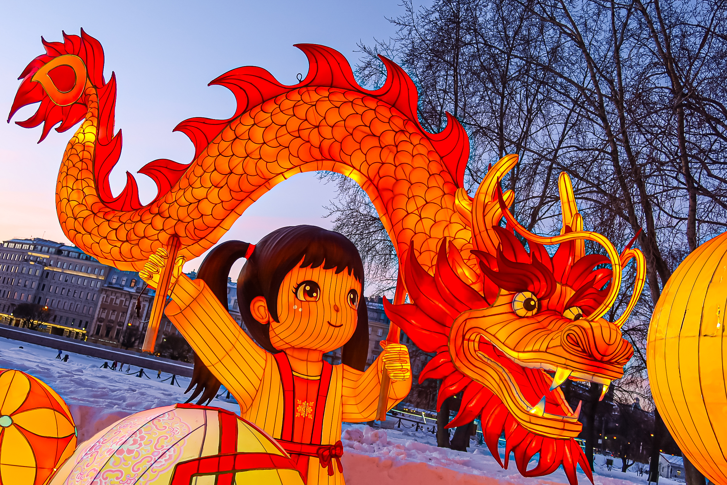 Драконы и фениксы из Цзыгуна поселились на Заячьем острове42