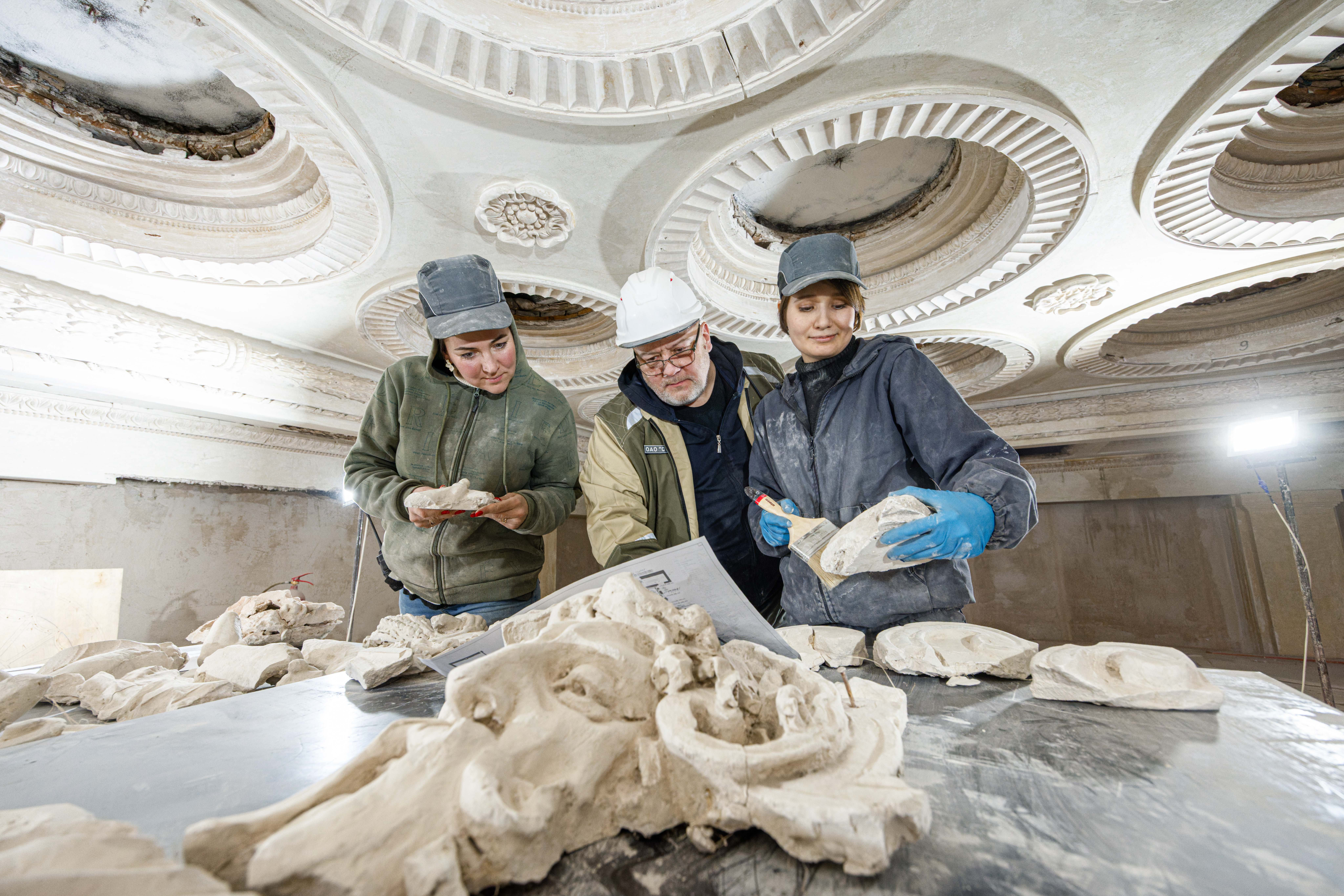 В дымовой трубе Дома Радио нашли барельеф 1910-х годов2