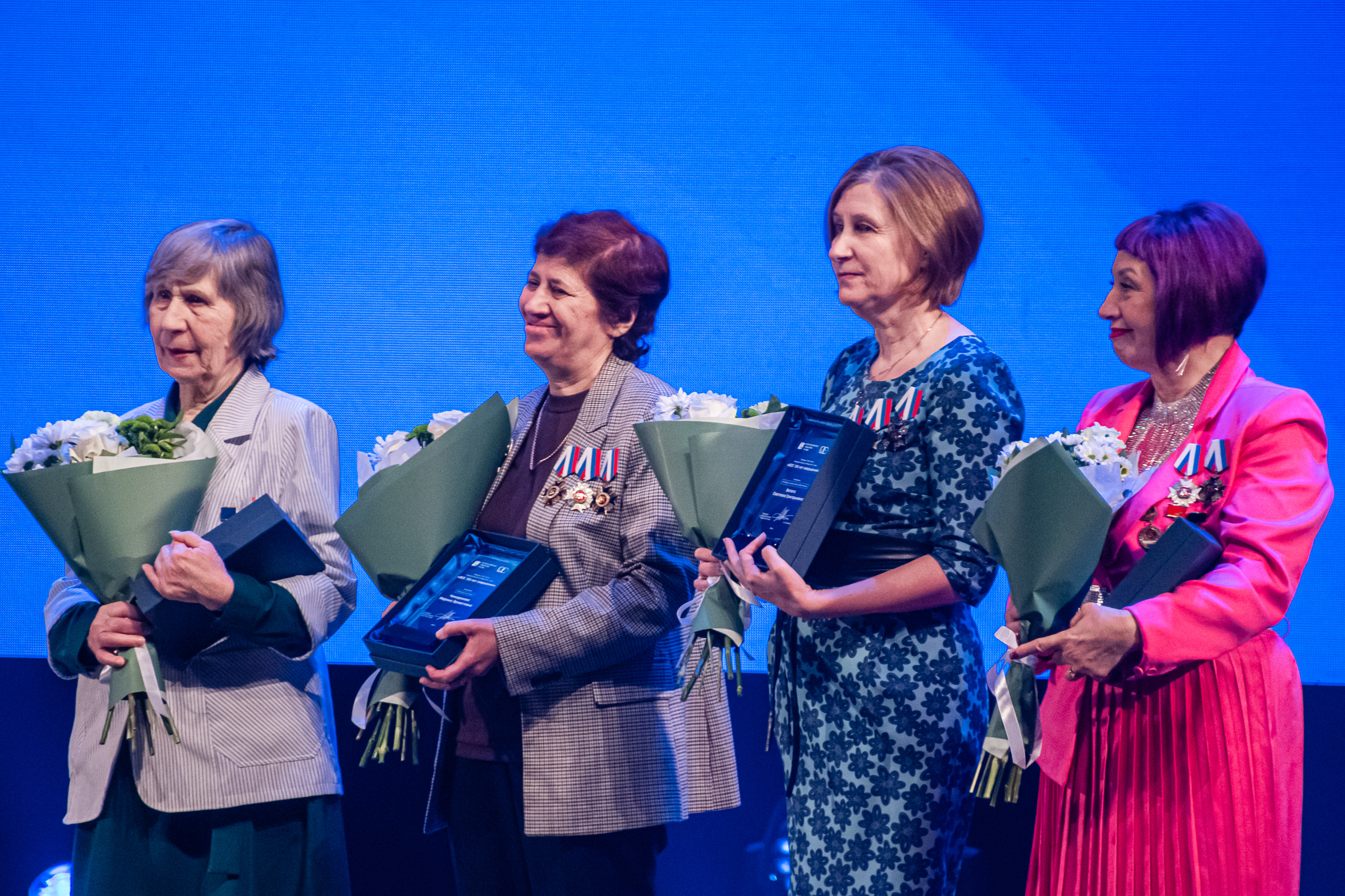 В БКЗ «Октябрьский» отметили 100-летие Всероссийского общества глухих32