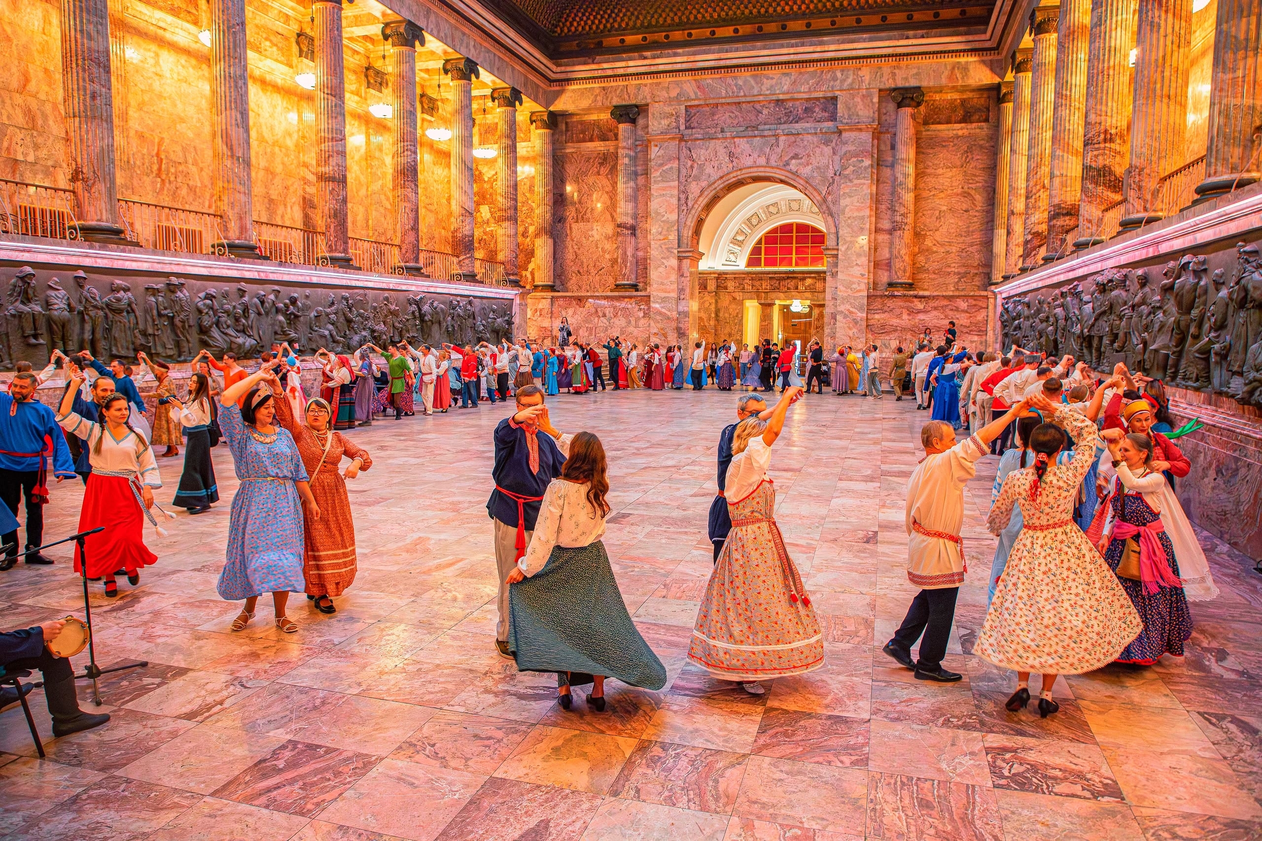 В Российском этнографическом музее проведут большое народное гулянье с песнями и хороводами4