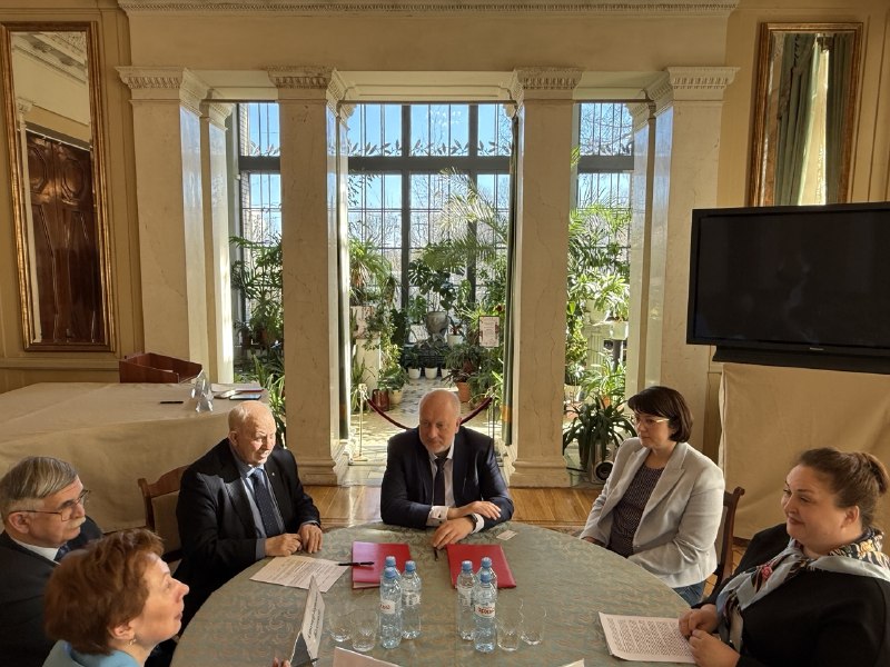 Правообладатель: музей политической истории России.