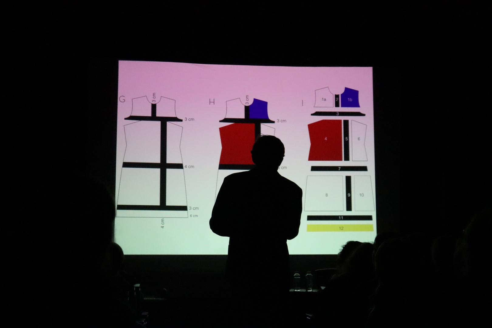В Академии Штиглица выступил историк моды Анатоль Вовк