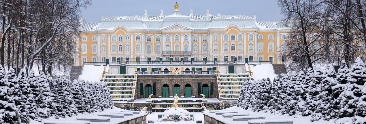 Обложка: Петергоф зимой.