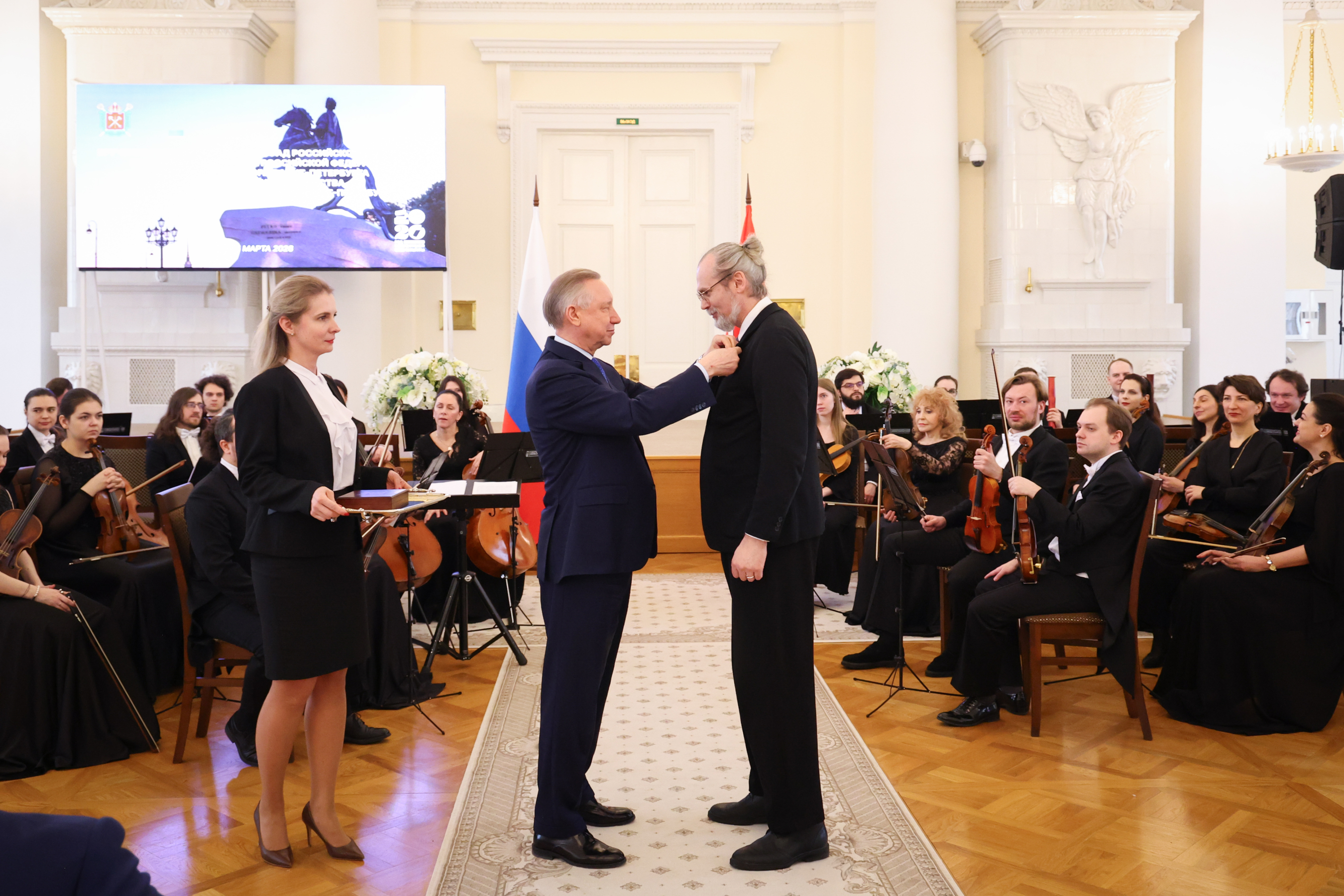 Александр Беглов вручил награды в День работника культуры5