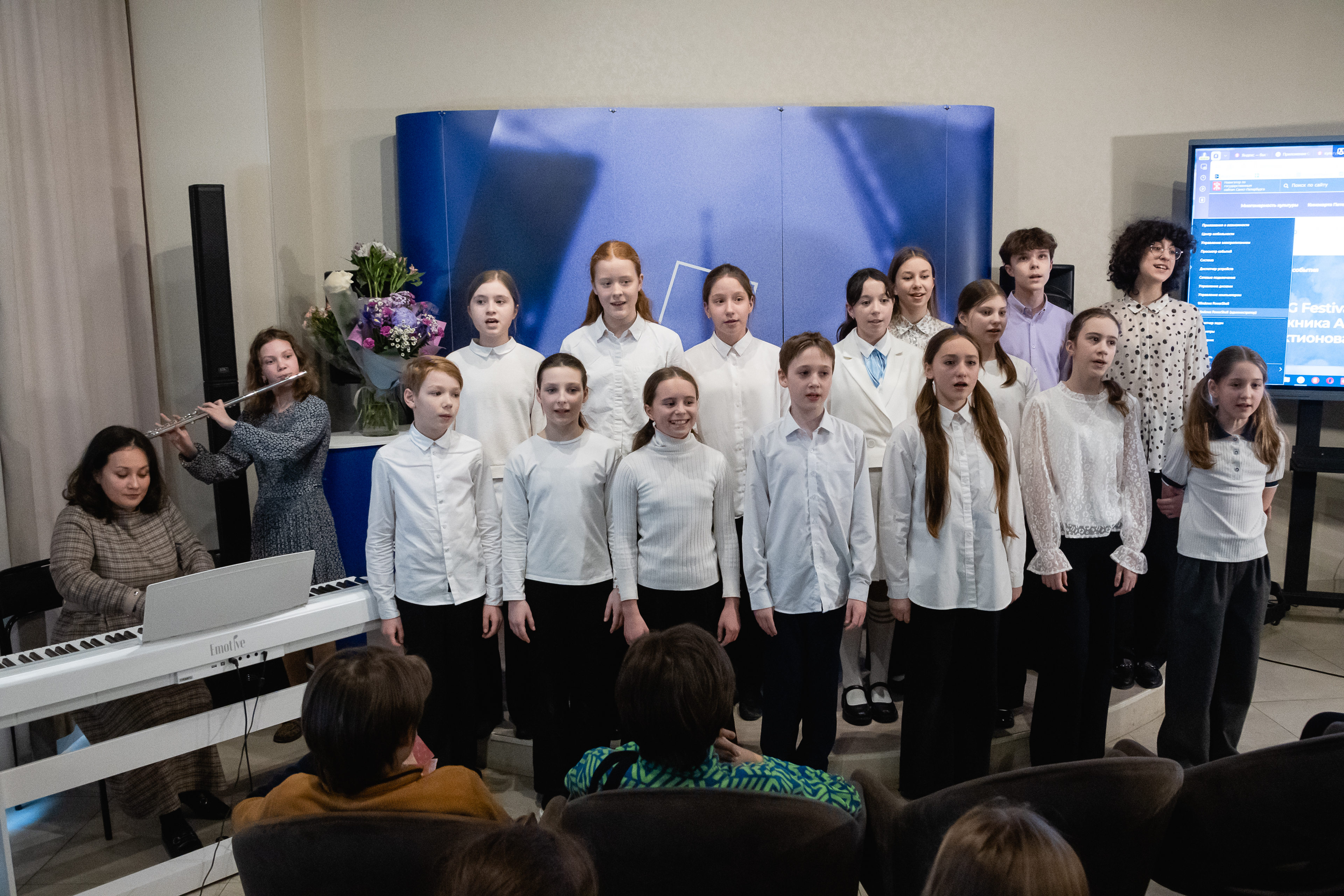 В медиацентре «Культура Петербурга» зацвели «Живые цветы земли» 4