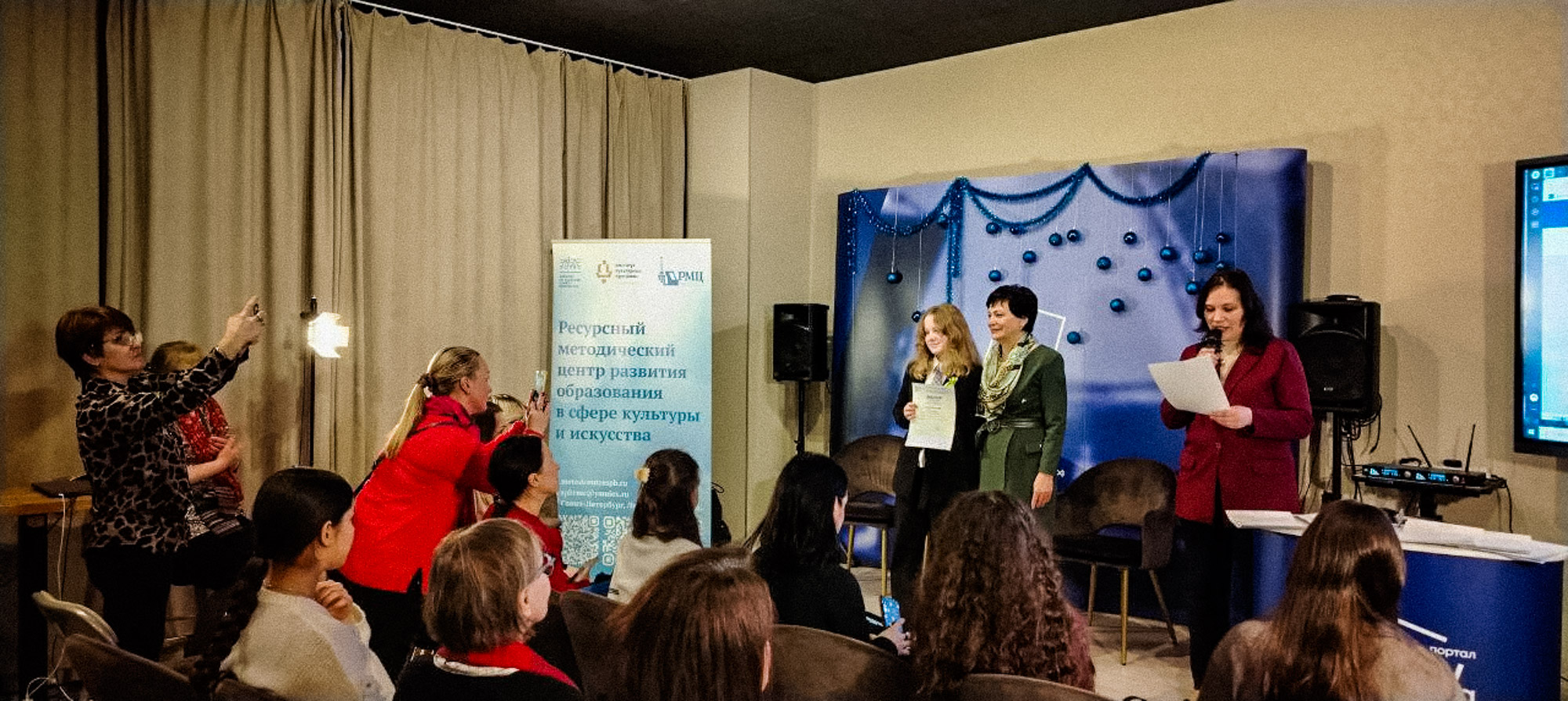 В медиацентре «Культура Петербурга» юных художников поздравили с победой 1