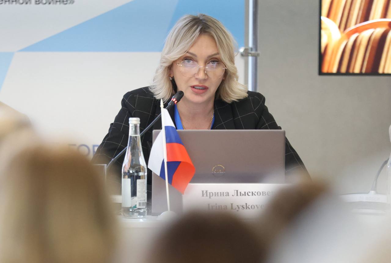 В ТЮЗ имени А.А. Брянцева  обсудили влияние театра на семейные традиции2