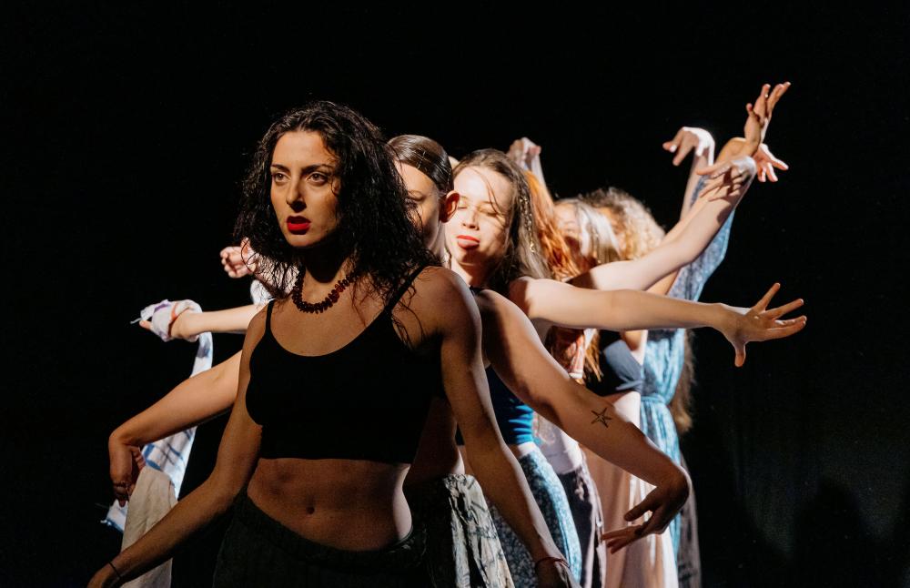 В театре «На Моховой» поставили «Человека-амфибию» по Беляеву6