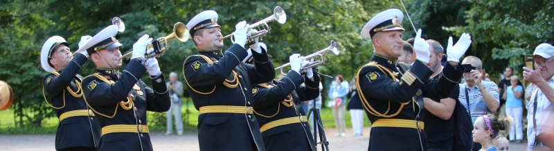 Обложка: Второй концерт проекта «Военные оркестры в парках» посвятили Дню ВМФ