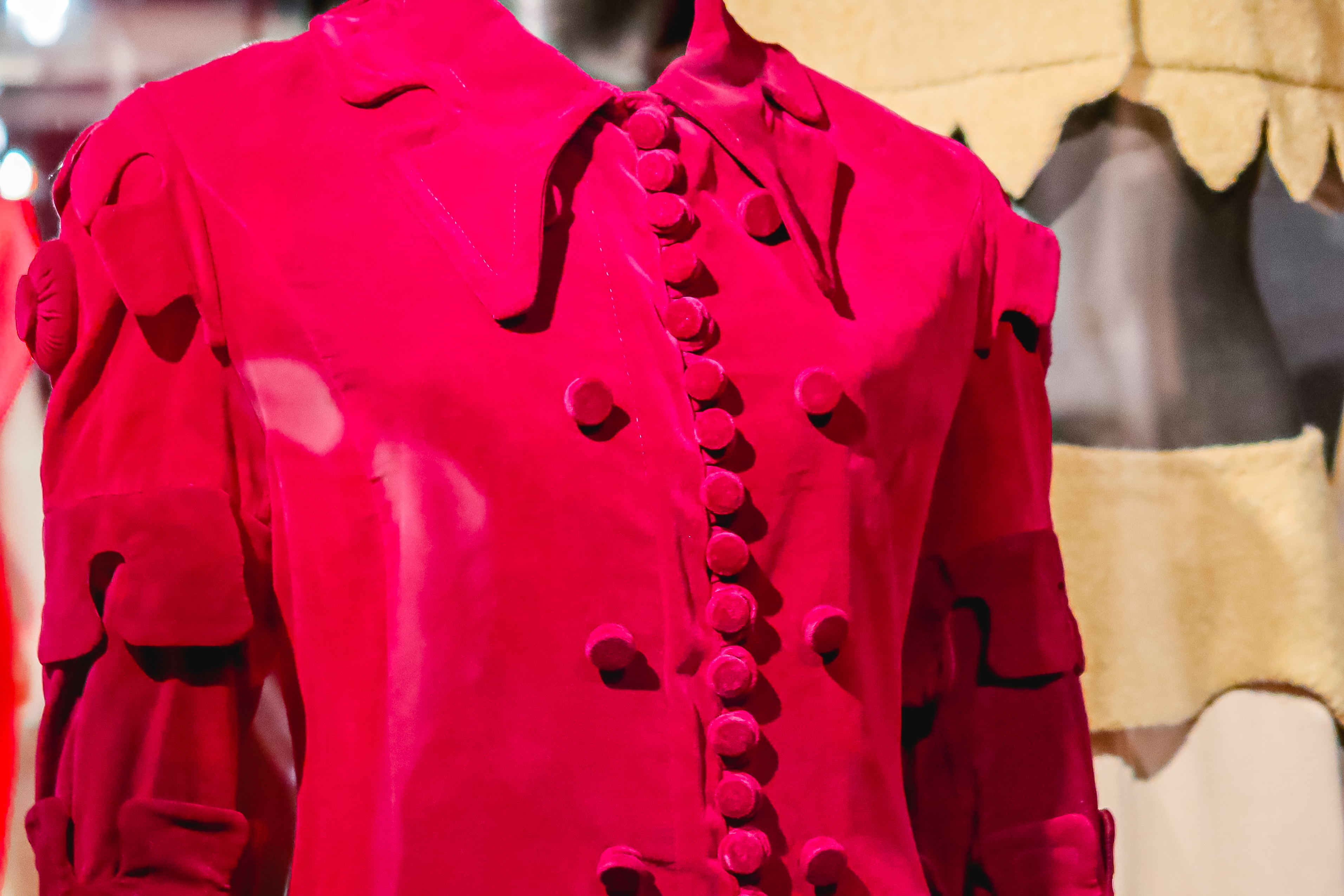 Эрмитаж показывает наследие петербургских модельеров от Меликовой до Бухинника20