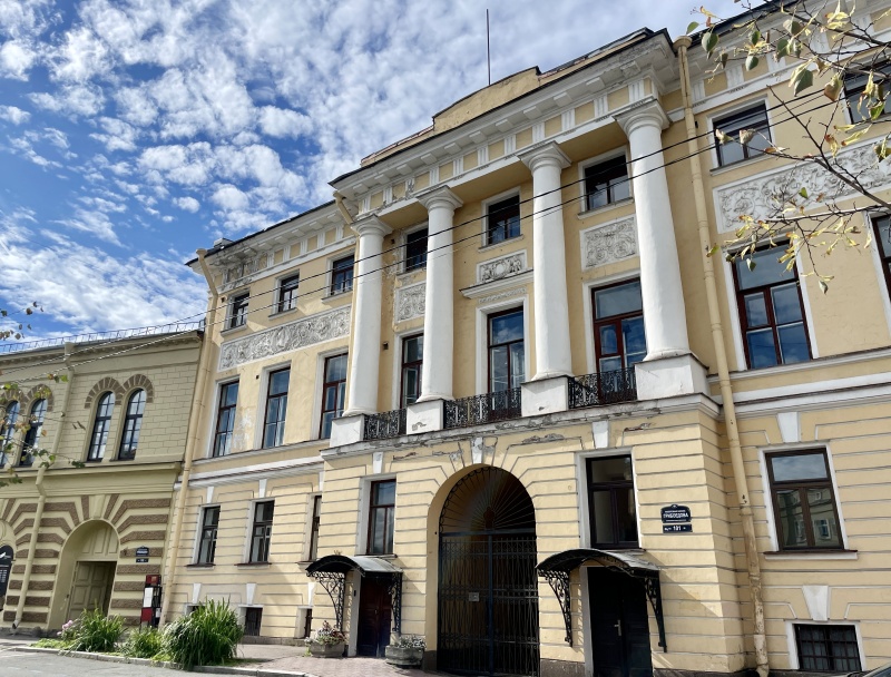 Экспозицию «Фрагменты эпох» в МИСПе продлили до 8 марта