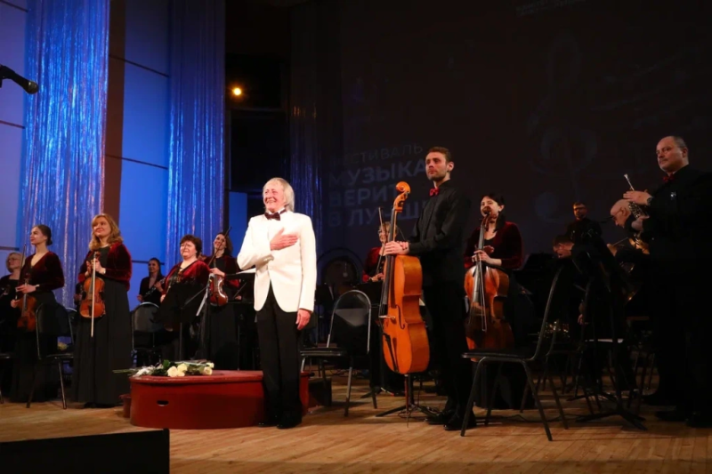 Музыканты и артисты Петербург-концерта выступили в Минске