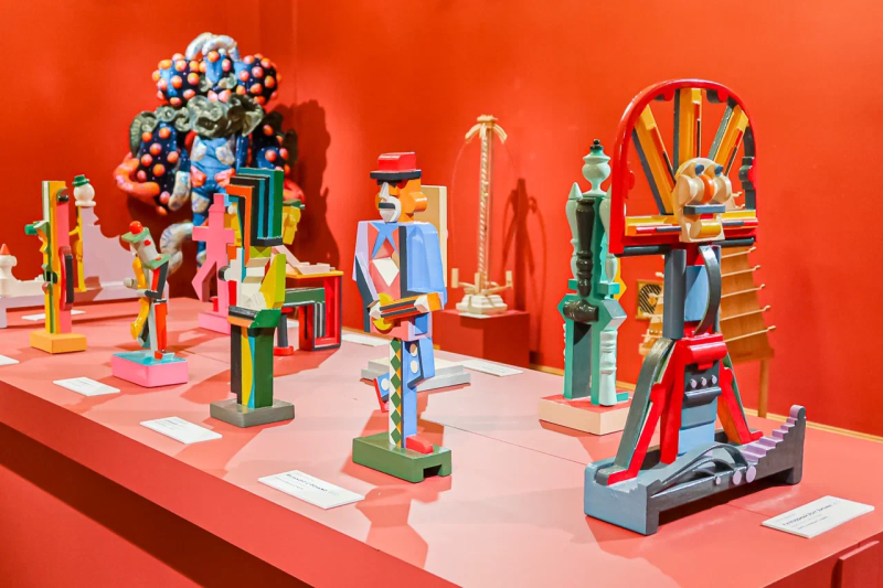 В Мраморный дворец «Взрослым вход разрешен»