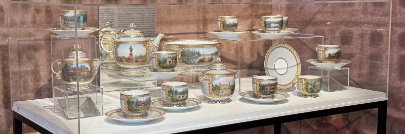 Обложка: В Гатчинском дворце выставили загадочный сервиз 