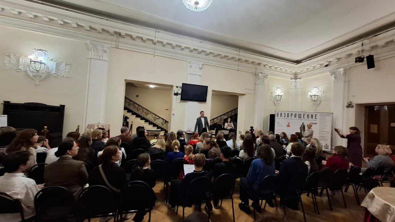 В театре «На Литейном» наградили юных мастеров художественного слова4